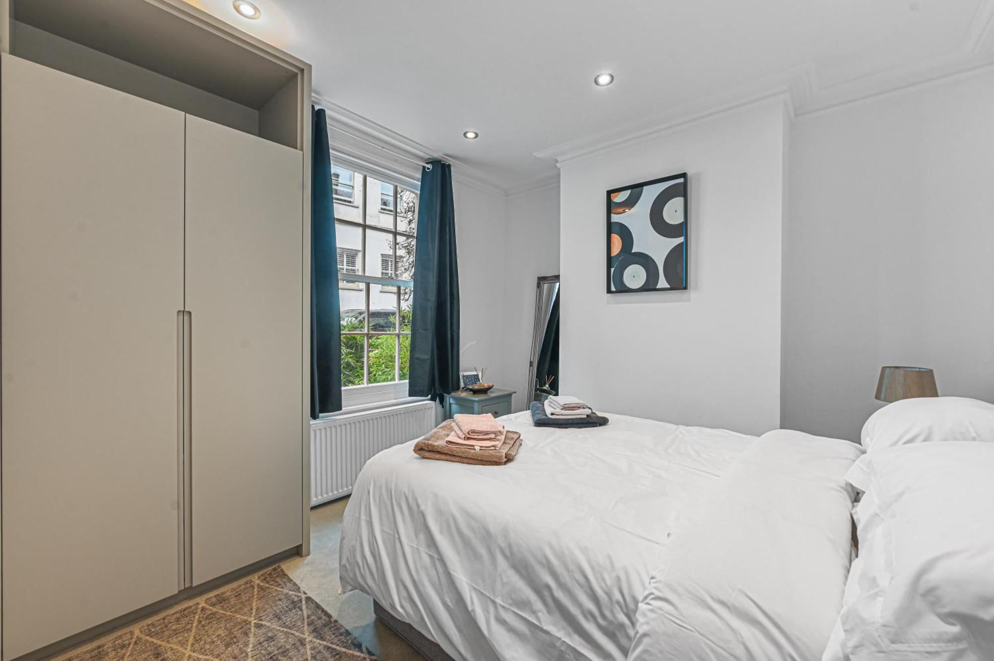 Knightsbridge 3 Bedroom 1 Minute Harrods Londres