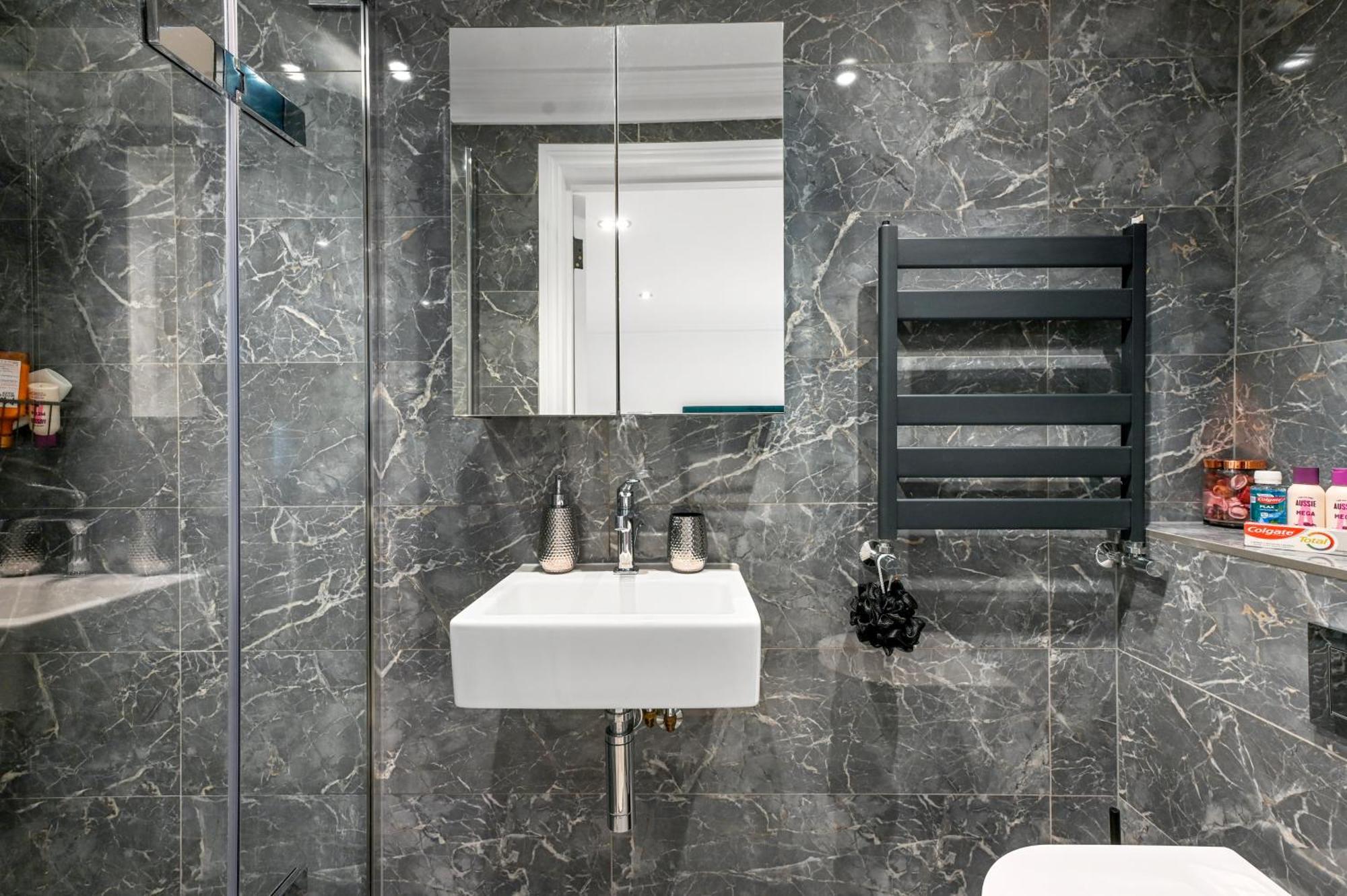 Hébergement de vacances Knightsbridge 3 Bedroom 1 Minute Harrods