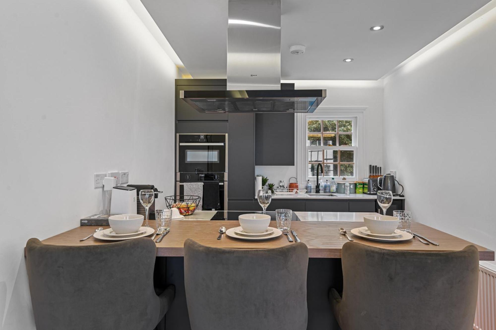 Hébergement de vacances Knightsbridge 3 Bedroom 1 Minute Harrods